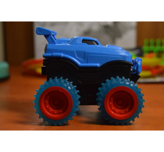 Монстр трак автомобільний трек TRIX TRUX (Трікс Тракс)